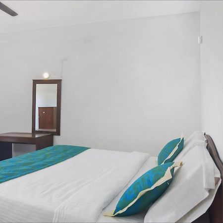 Oyo 13581 Hotel Raj Madikeri Exterior foto