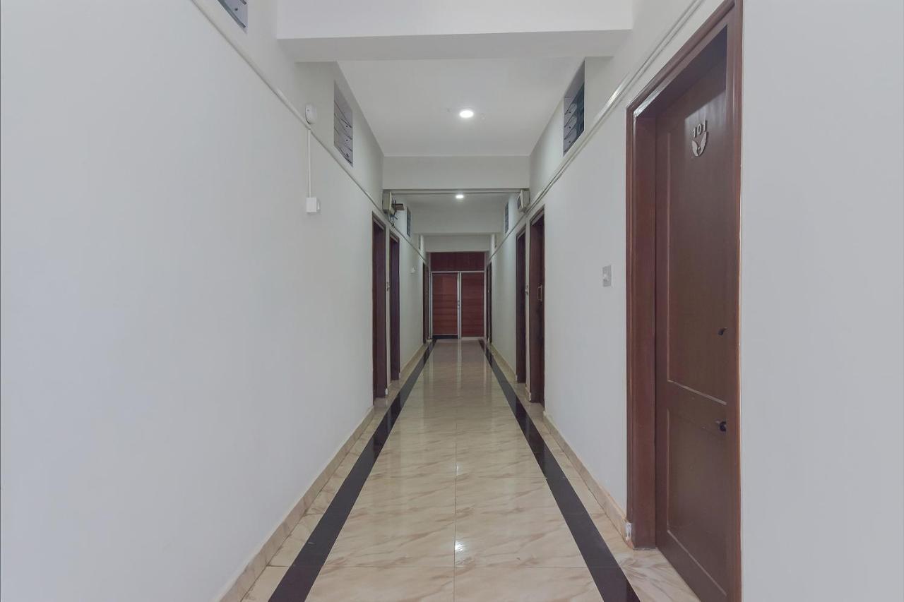 Oyo 13581 Hotel Raj Madikeri Exterior foto
